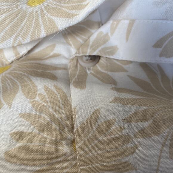 New with tags Torrid Daisy Double Gauze Ruffle Button
Front Tank Top - Picture 11 of 11